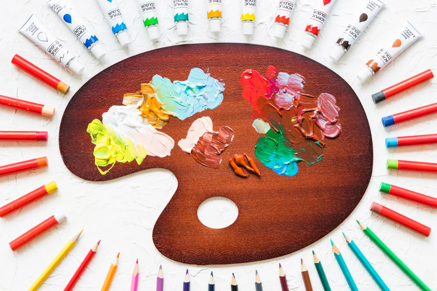 The Psychology of Color in Branding & Advertising: Influencing Consumer Perceptions and Decisions